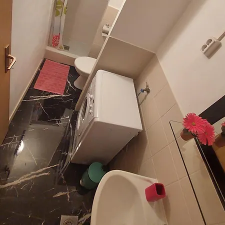 R&e דירה ספליט