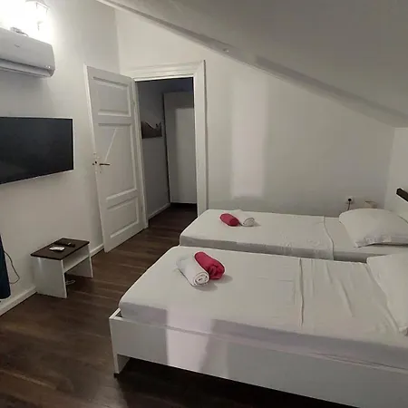 Διαμέρισμα R&e *